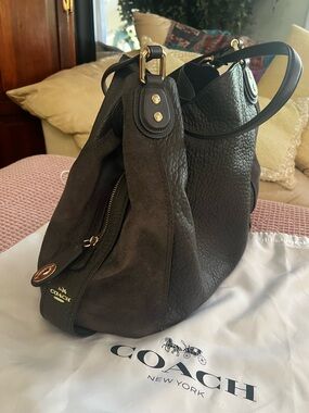 Coach Edie 42 Shoulder Bag